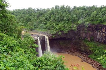 Dham Waterfalls
